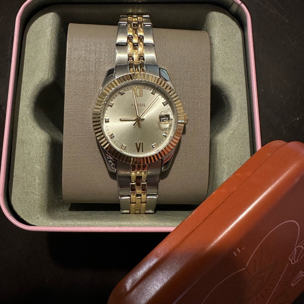 Fossil Scarlette Women's Sports Watch with Stainless Steel Bracelet
